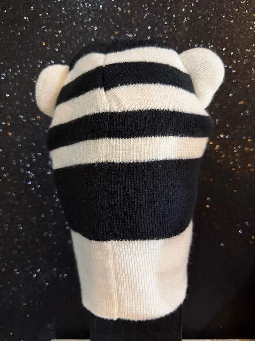 Black/white beanie